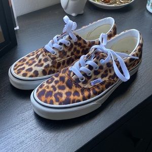 Women’s Era Vans 👟